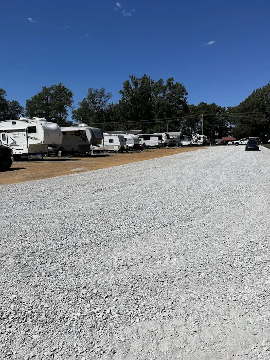 R & D Lakeside Campground 8