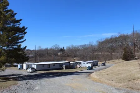 Belspring Estates Manufactured Home Community 3