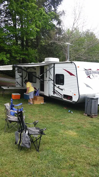 Hilltop Camping 8
