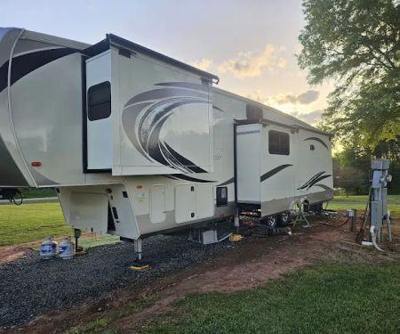 H and M RV Park