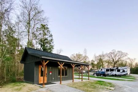 Magnolia Lane Campground