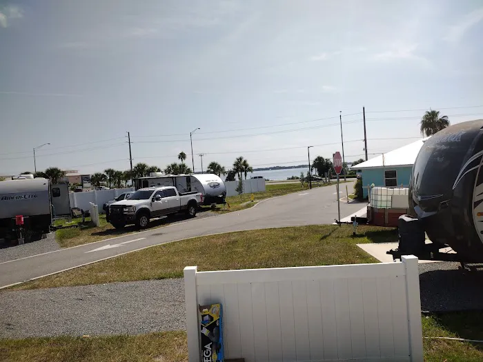 Palm Shores RV Park 8