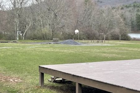 Moncove Campground at Moncove Lake