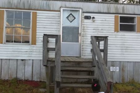 Crestwood Mobile Court