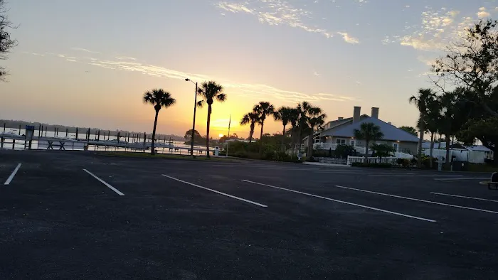 Riverside Club 1
