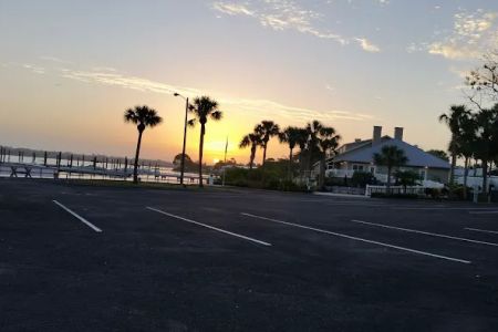 Riverside Club