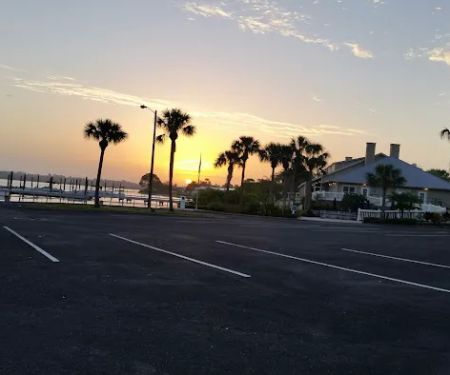 Riverside Club