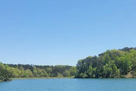 Lake Robertson Campground