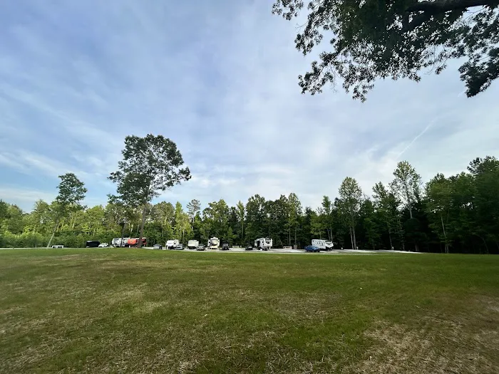 2 Lakes RV Resort 7