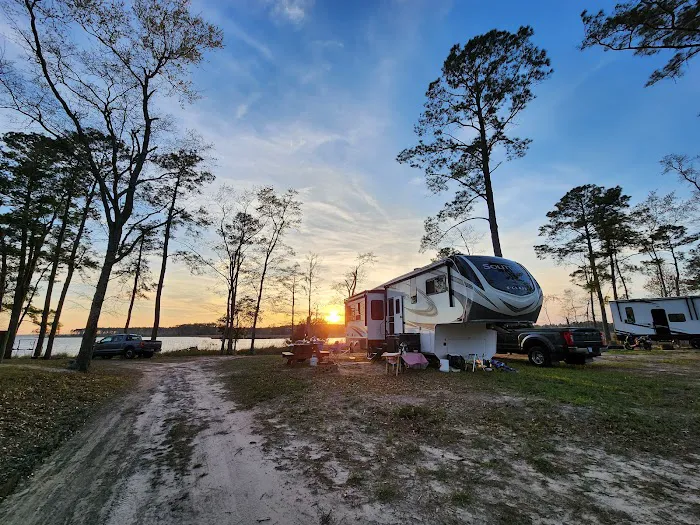 Dixon Landing RV Resort 6