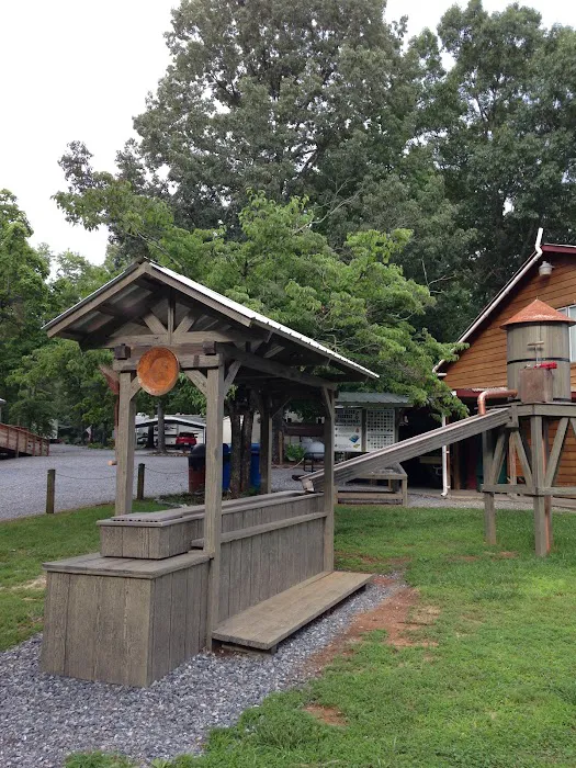 Lynchburg / Blue Ridge Parkway KOA Holiday 6