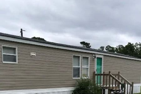 Hill's Mobile Homes & Apartments