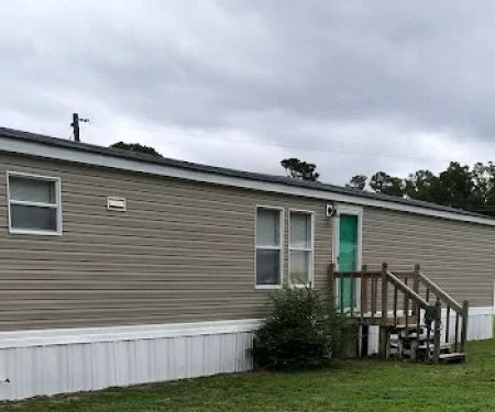 Hill's Mobile Homes & Apartments