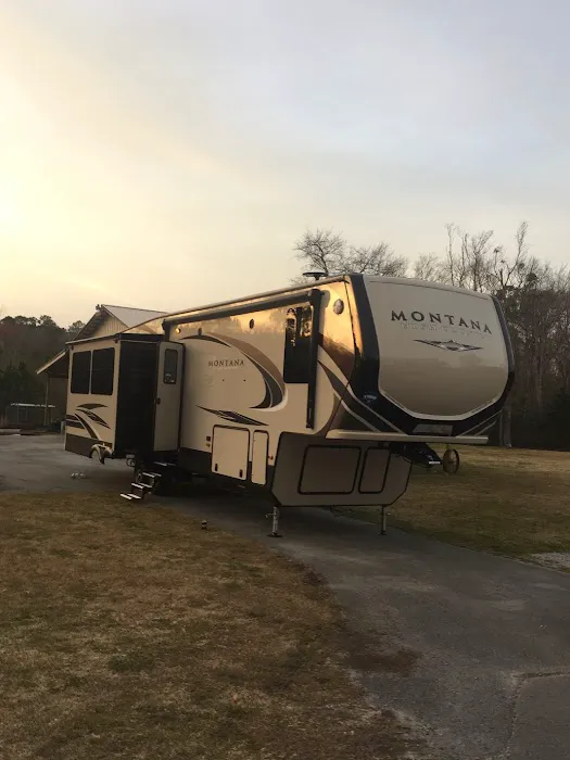 Cedar Creek Resort MHP & RV Sites 9