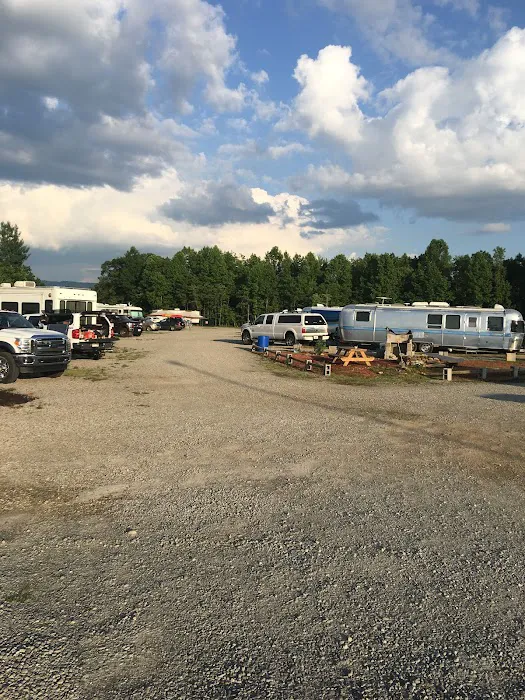 Eagle's Nest Campground 10