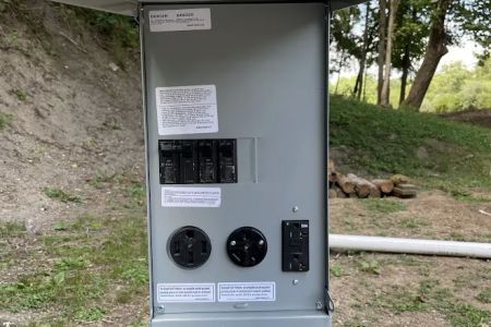 Hilltop Sunrise - Single RV Site with Electric, Water, and Sewer hookups