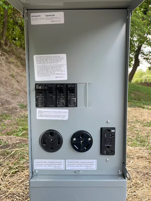 Hilltop Sunrise - Single RV Site with Electric, Water, and Sewer hookups 4