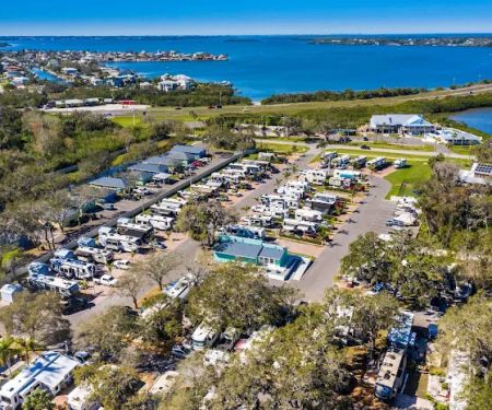 Fishermanu2019s Cove RV Resort