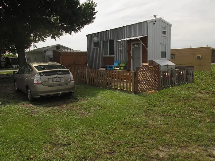 Gracious Tiny House Park 8