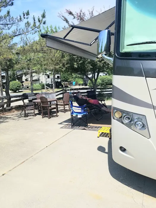 Shenandoah Crossing Resort RV Park 4