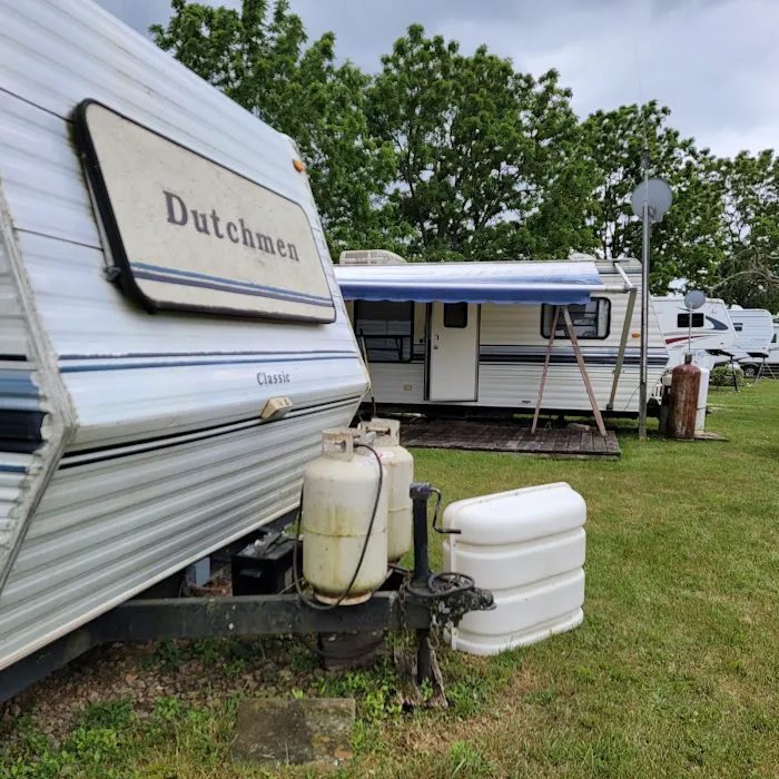 Cave Country Store & Campground 10
