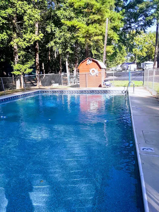 Amelia Family Campground 10
