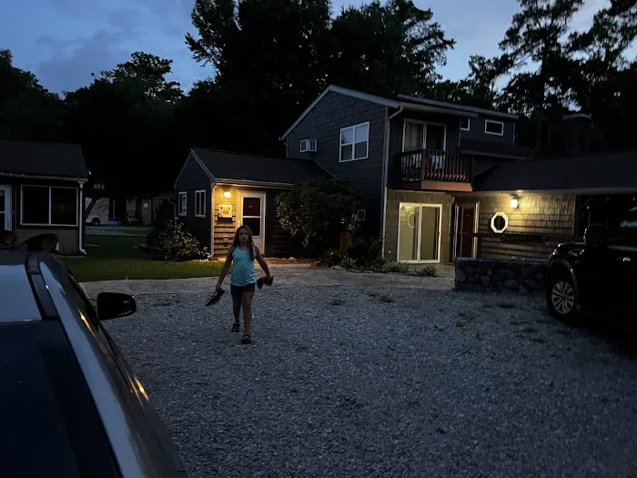 Lunker Lodge and RV Park 8
