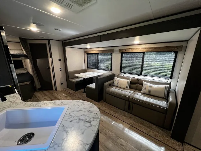 Chris's RV Rental 4