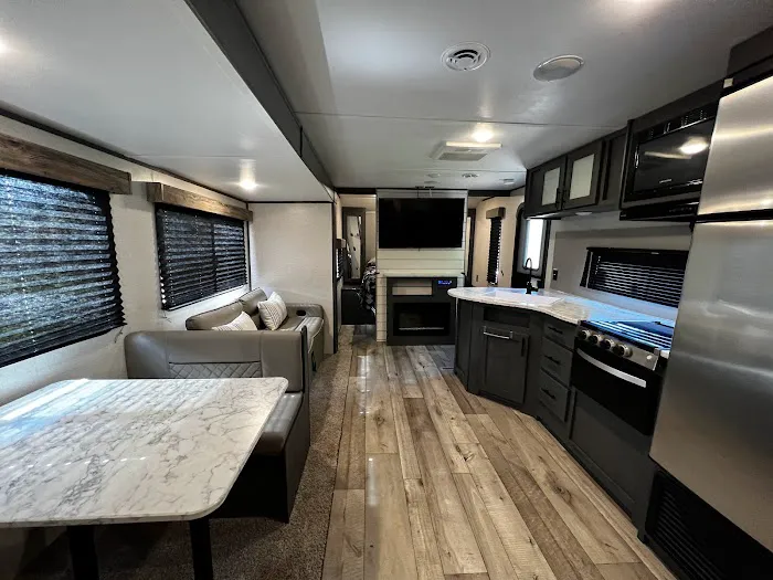 Chris's RV Rental 7