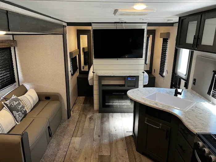 Chris's RV Rental 8