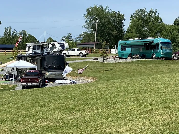 Mountain Top RV Park & Cabins 9
