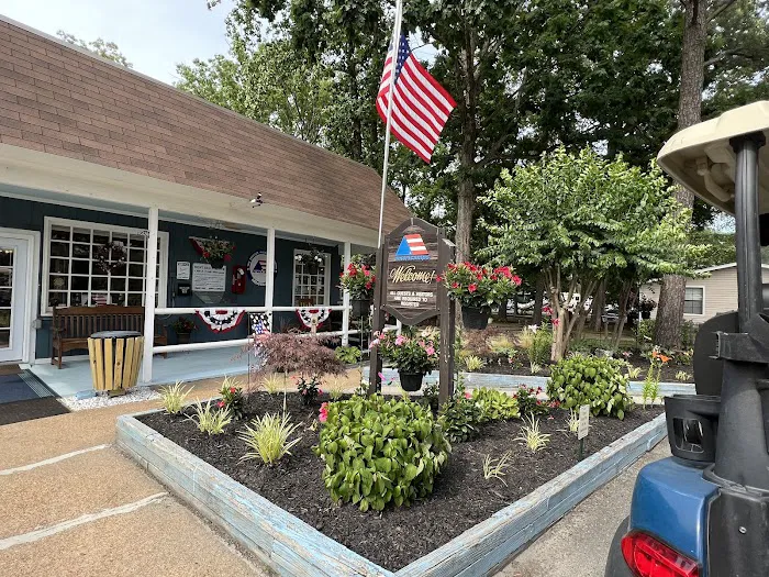 Americamps RV Resort 8