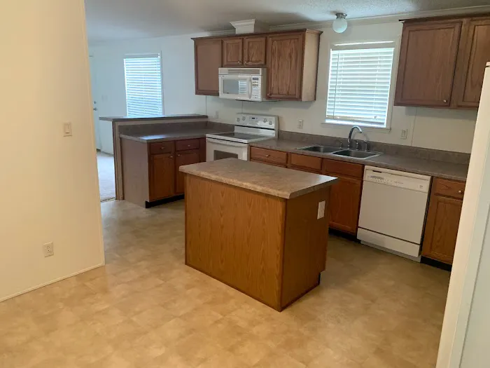 Country Village Mobile Home Pk 9