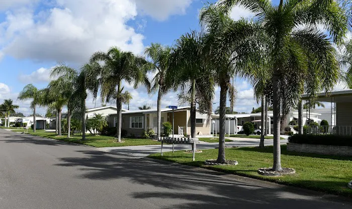 Golf Lakes Residents Association 5