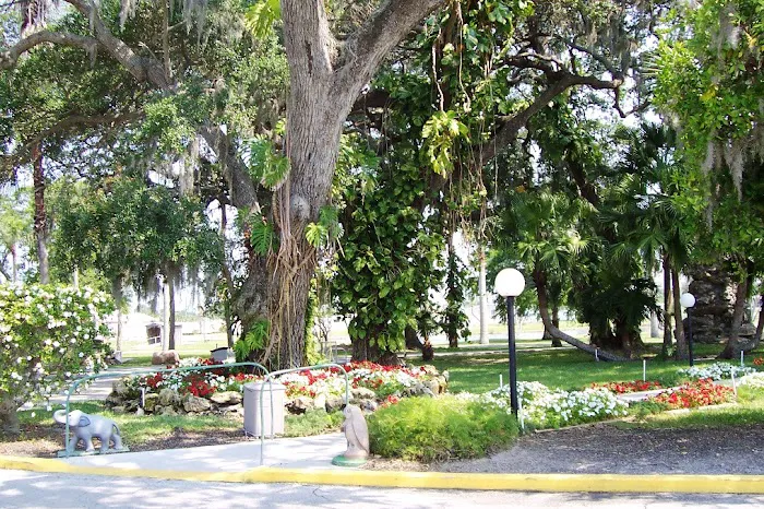 Golf Lakes Residents Association 6