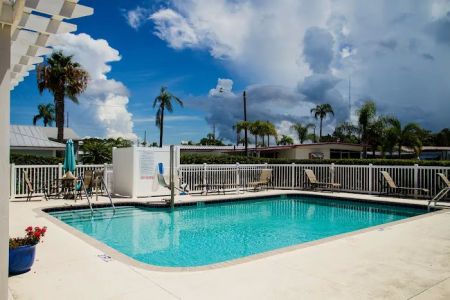 Waterside Club