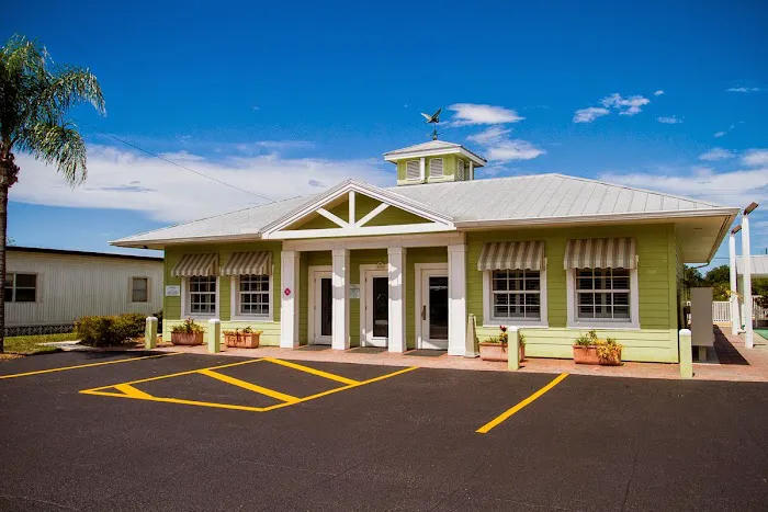 Waterside Club 3