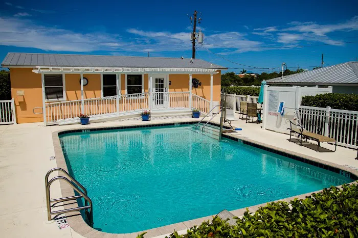 Waterside Club 4