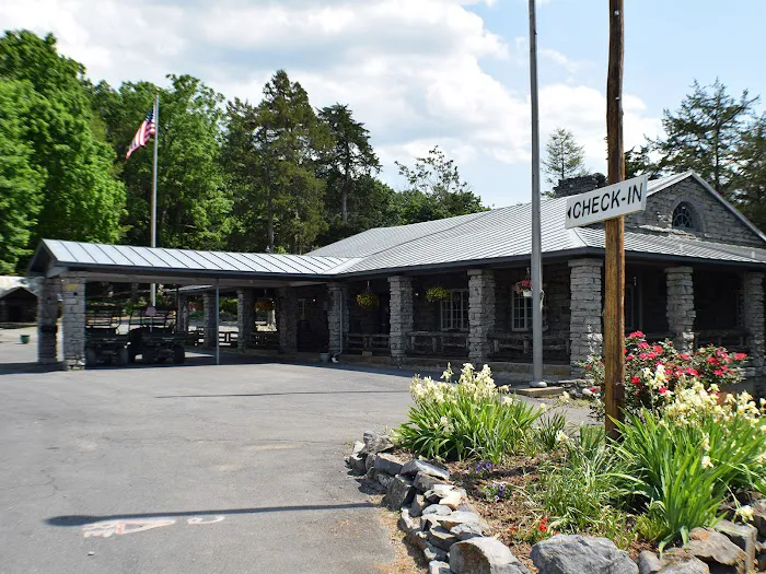 Endless Caverns RV Resort & Cavern Tours 10
