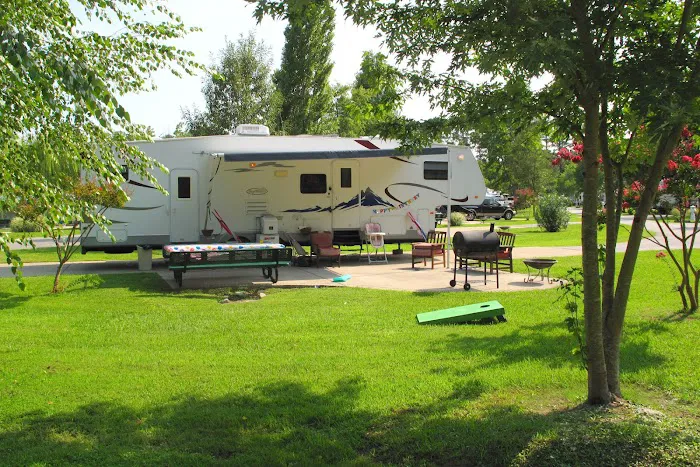 Holiday Trav-L-Park 2