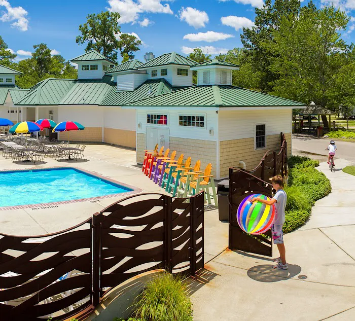 Holiday Trav-L-Park 7