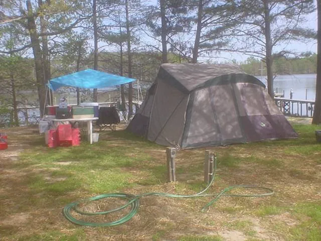 Riverside Camp and Marina 4