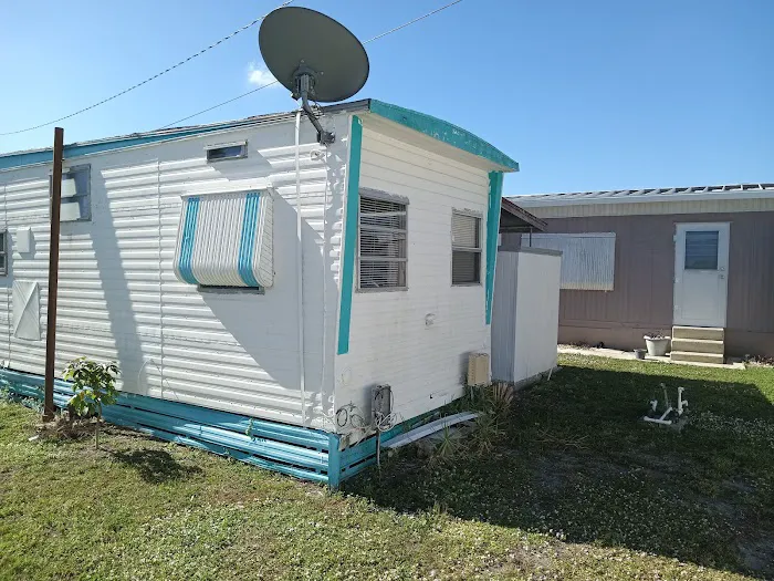 Lincoln Arms Mobile Home Park 6