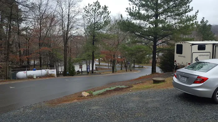 Aquia Pines Camp Resort 10