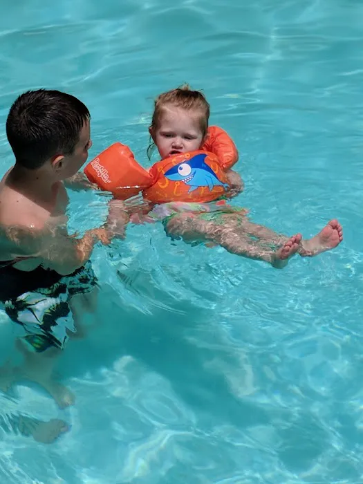 Aquia Pines Camp Resort 8