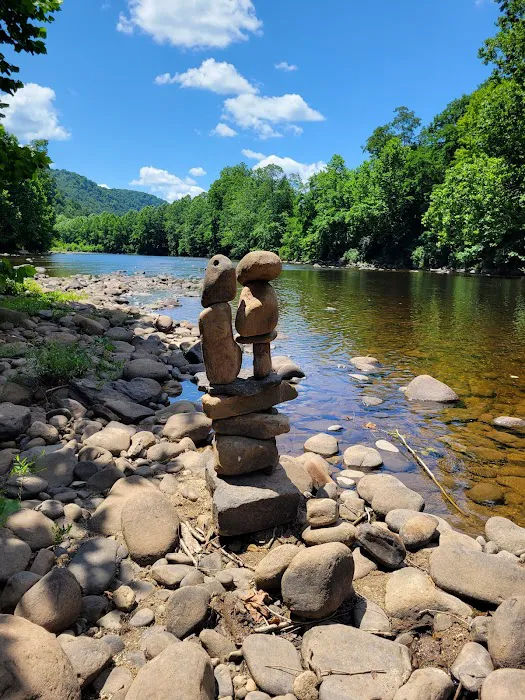Brooklyn Heights Riverfront Campground 1