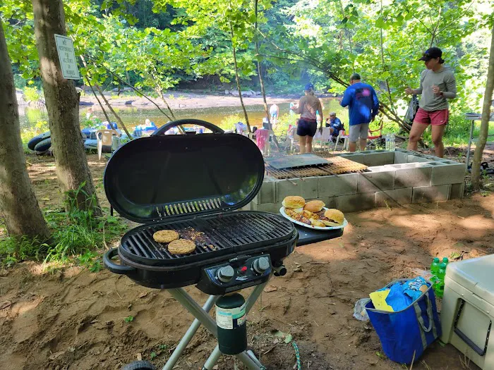 Brooklyn Heights Riverfront Campground 4