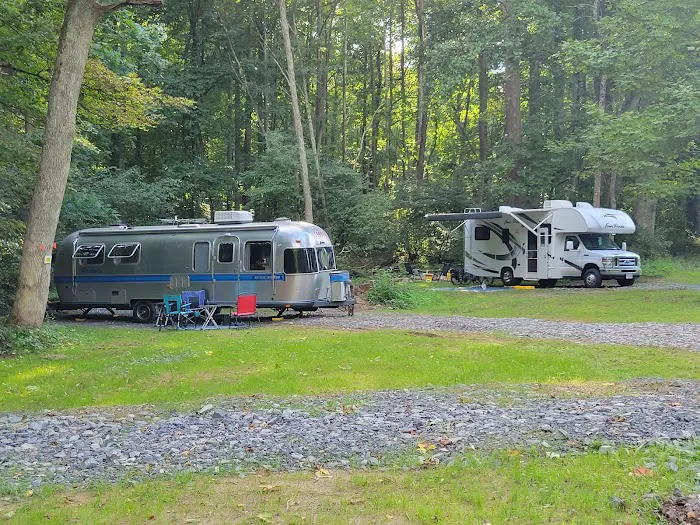 Brooklyn Heights Riverfront Campground 7