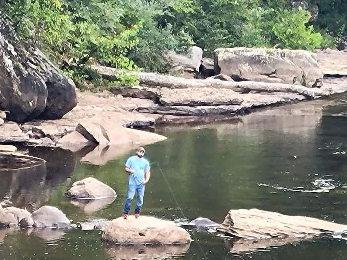 Brooklyn Heights Riverfront Campground 10