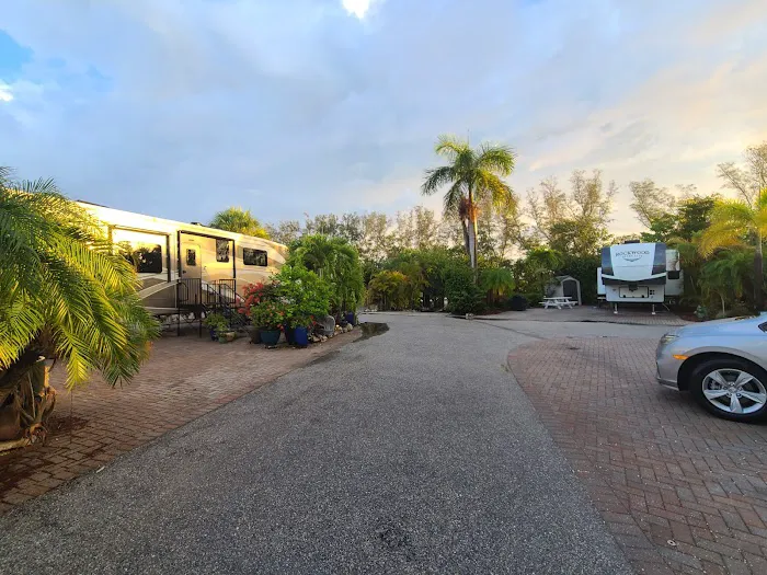 Holiday Cove RV Resort 6